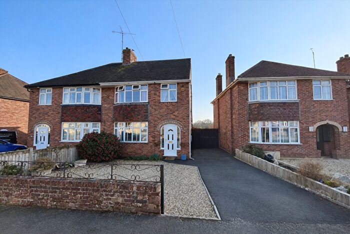 4 Bedroom Semi Detached House For Sale In Westbourne Grove, Yeovil, BA20