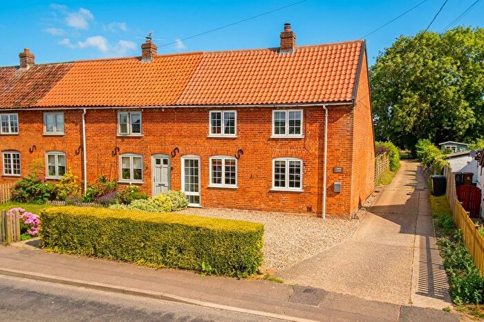 3 Bedroom End Of Terrace House For Sale In The Street, North Lopham, Diss, IP22