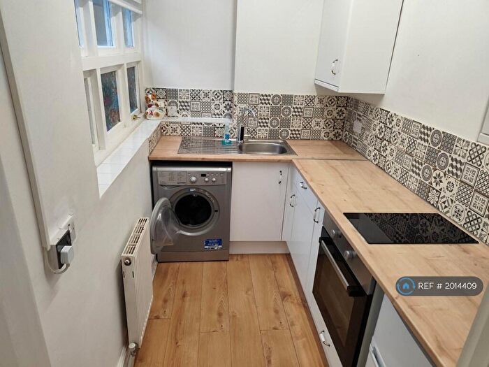1 Bedroom Flat To Rent In Woodborough Road, Nottingham, NG3