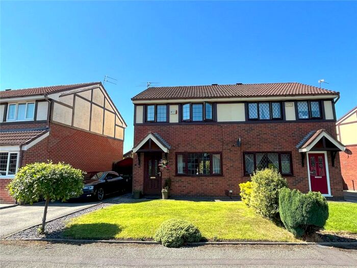 3 Bedroom Semi-Detached House To Rent In Camberwell Drive, Ashton-under-Lyne, Greater Manchester, OL7