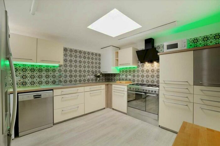 5 Bedroom Terraced House To Rent In Deptford Place, Plymouth, PL4