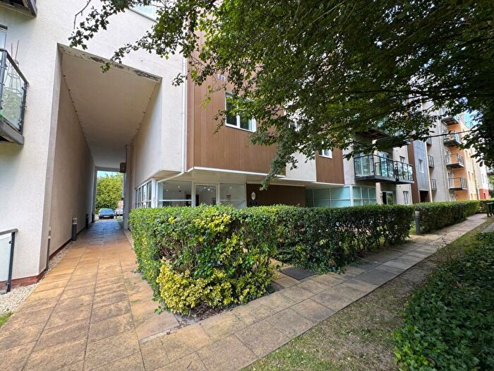 2 Bedroom Apartment To Rent In Gisors Road, Southsea, Hampshire, PO4