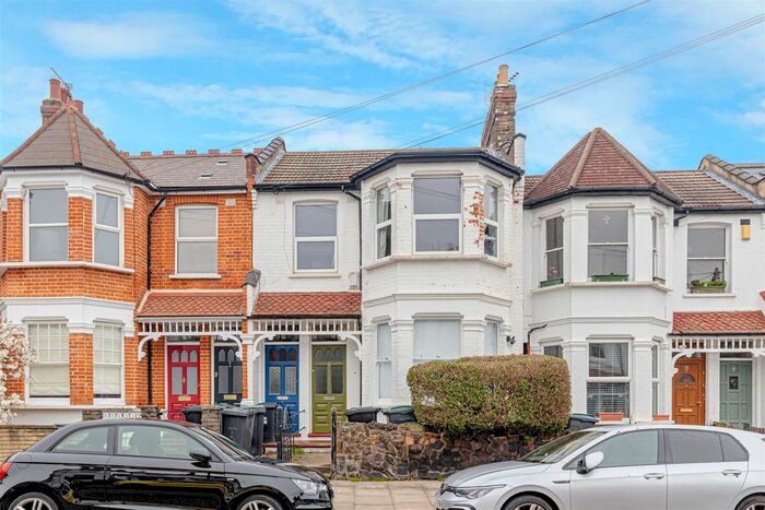 2 Bedroom Maisonette To Rent In Hawthorn Road, Hornsey, N8