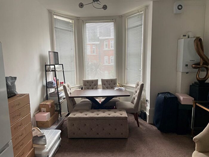1 Bedroom Flat To Rent In Fortune Green Road, West Hampstead London, NW6