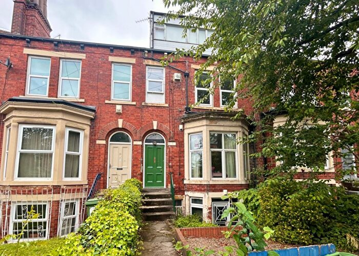 Studio To Rent In Ash Grove, Headingley, Leeds, LS6