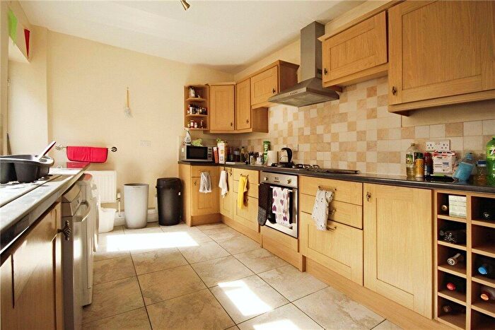 4 Bedroom Detached House To Rent In Deerbarn Road, Guildford, GU2