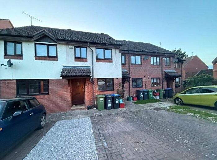 2 Bedroom House To Rent In Lay Gardens, Radford Semele, CV31