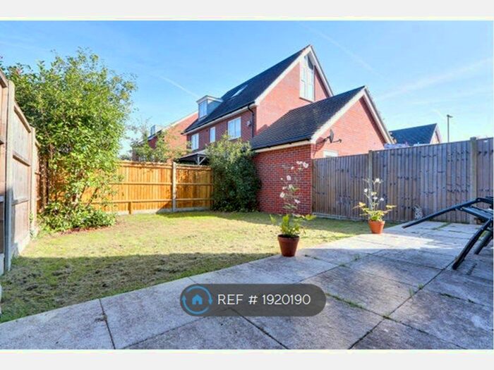 4 Bedroom Semi-Detached House To Rent In Messner Street, Basingstoke, RG24