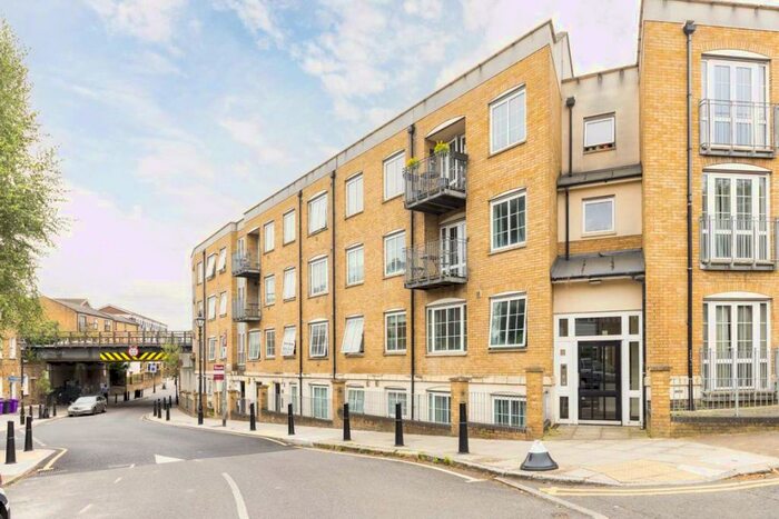 2 Bedroom Flat To Rent In Coborn Road, Bow, E3