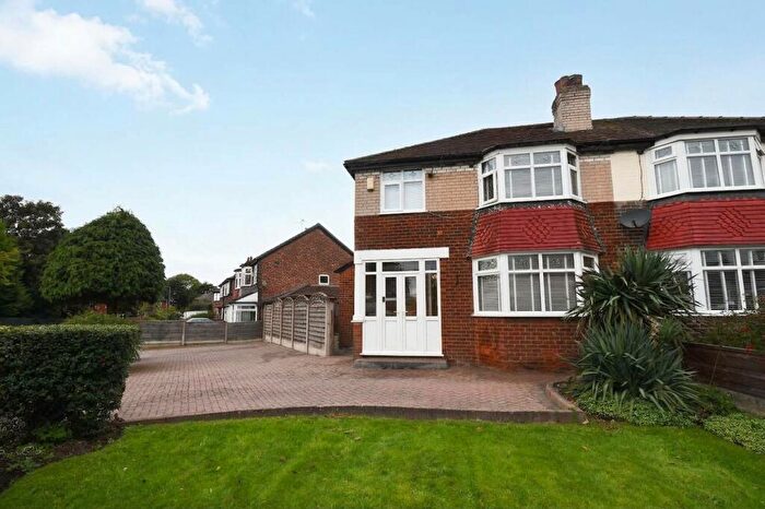 3 Bedroom Semi-Detached House For Sale In Dronfield Road, Salford, M6