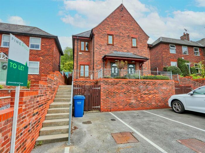 3 Bedroom Semi-Detached House To Rent In Piccadilly Road, Chesterfield, Derbyshire, S41