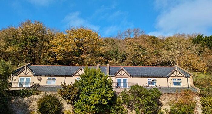 2 Bedroom Flat For Sale In Bakers Court Lane, Lynton, EX35