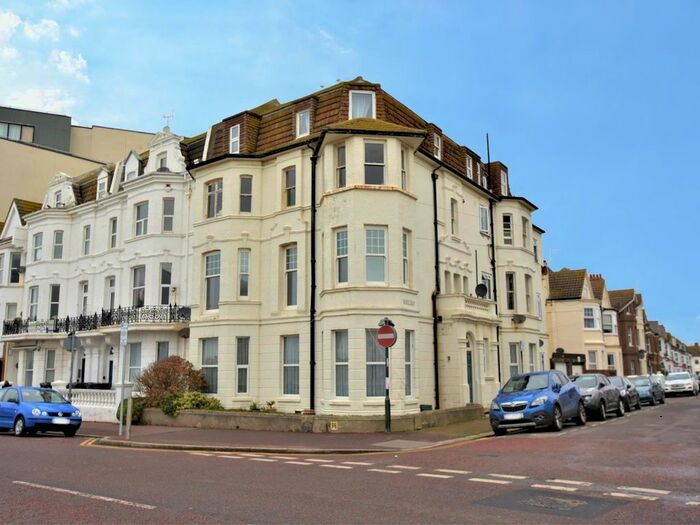 2 Bedroom Flat To Rent In Linden Road, Bexhill On Sea, TN40