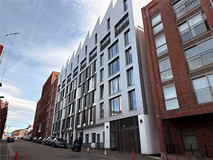 1 Bedroom Flat To Rent In Apex Lofts, Warwick Street, Digbeth, Birmingham, B12