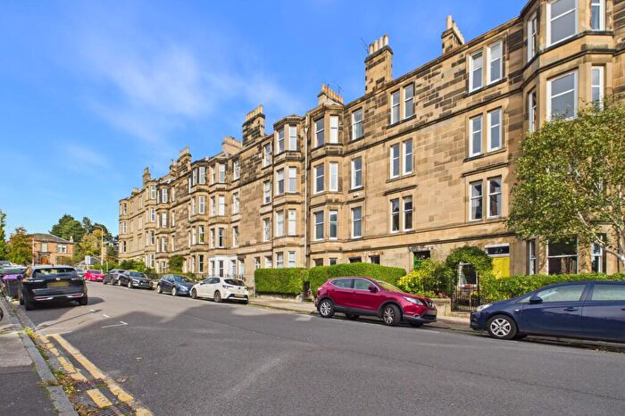 3 Bedroom Flat To Rent In Falcon Gardens, Edinburgh, EH10