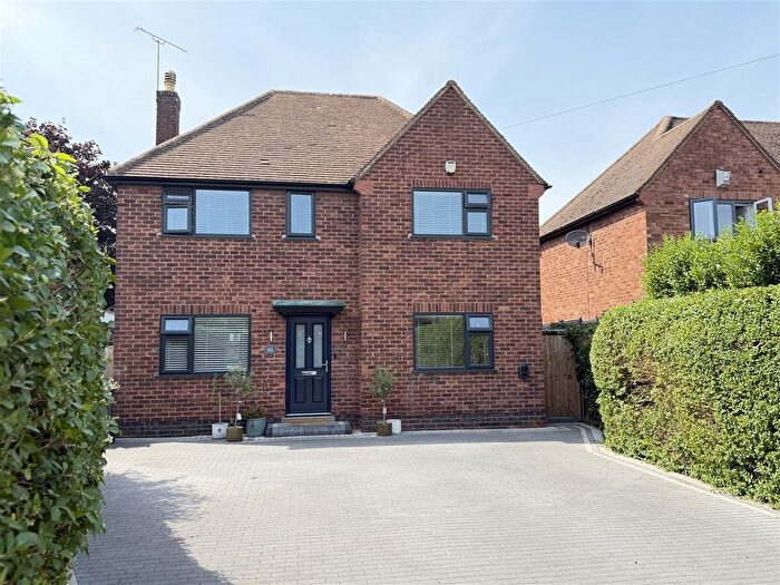5 Bedroom Detached House To Rent In Stratford Road, Warwick, CV34