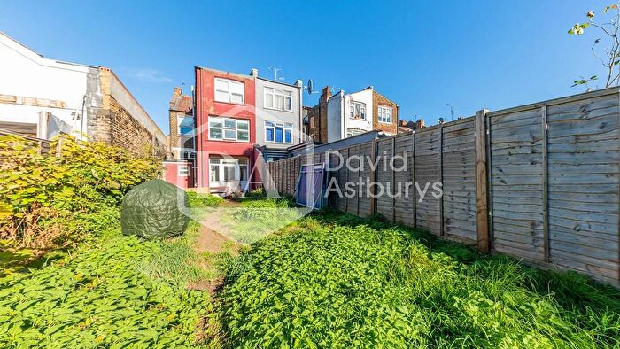 2 Bedroom Apartment To Rent In Wightman Road, Hornsey Crouch End, London, N8
