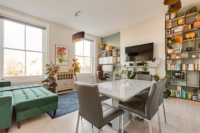 1 Bedroom Flat To Rent In Nightingale Mansions, Nightingale Lane, SW12