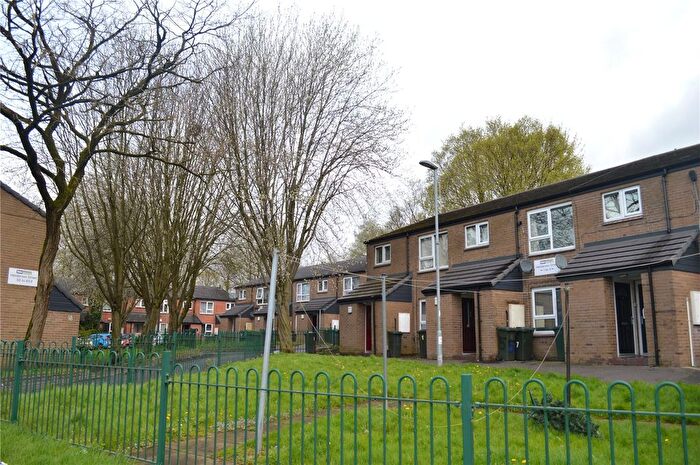 1 Bedroom Flat To Rent In Henderson Street, Rochdale, Greater Manchester, OL12