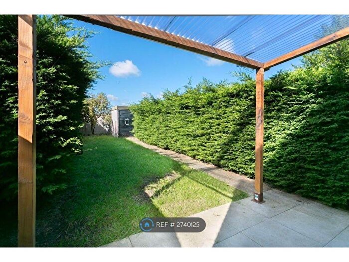 3 Bedroom Semi Detached House To Rent In Perth Road, London, N22