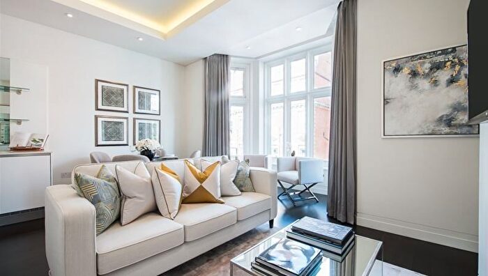 2 Bedroom Flat To Rent In Green Street, Mayfair, London, W1K