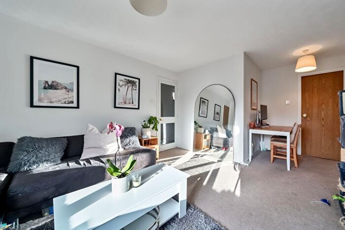1 Bedroom Property To Rent In St. Pauls Terrace, London, SE17
