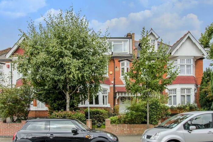 2 Bedroom Flat To Rent In Boileau Road, North Ealing, London, W5