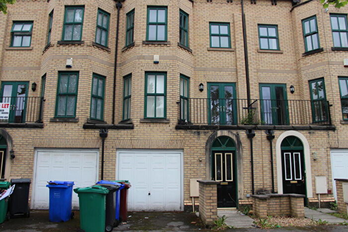 6 Bedroom Property To Rent In Denison Road, Victoria Park, £pppw, M14