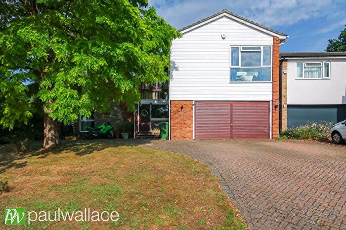 4 Bedroom Detached House For Sale In Mandeville Close, Broxbourne, EN10