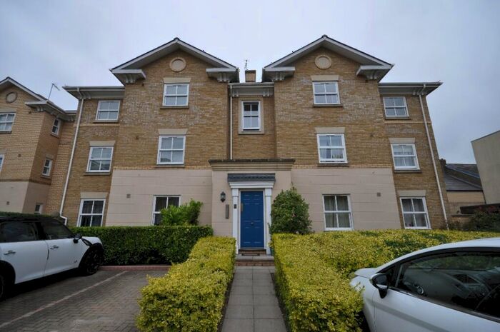 2 Bedroom Apartment To Rent In County Place, Chelmsford, Essex, CM2