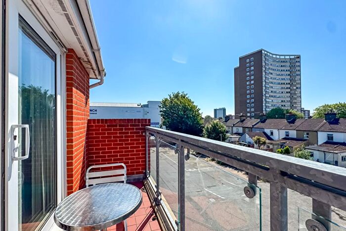 2 Bedroom Flat For Sale In Royal Court, Guildford Road, Southend-on-Sea, SS2
