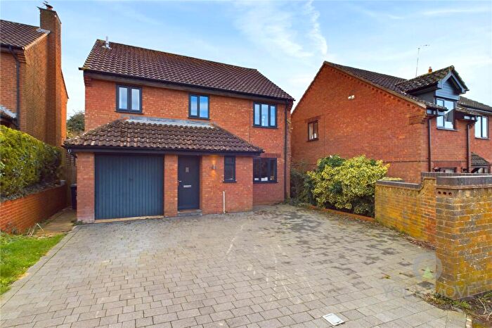 4 Bedroom Detached House For Sale In Hawthorn Drive, Thrapston, Kettering, NN14