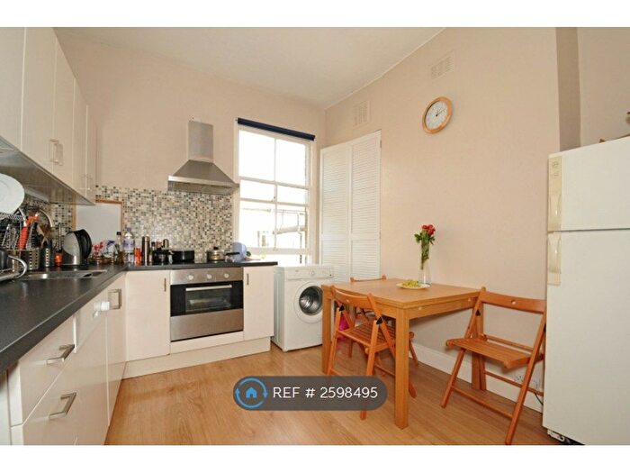 2 Bedroom Flat To Rent In Streatham Hill, London, SW2