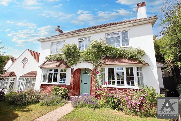 4 Bedroom Detached House To Rent In Farm Road, BS22