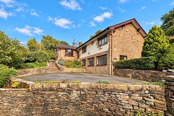 4 Bedroom Detached House For Sale In Simmondley Village, Glossop, SK13
