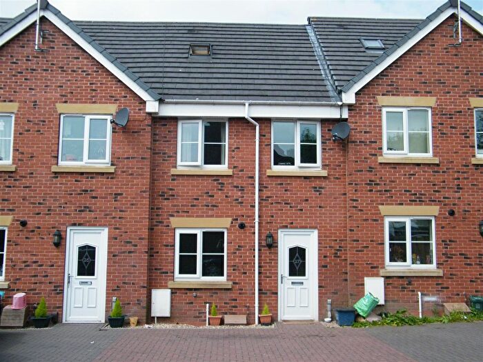 3 Bedroom Town House To Rent In Jason Street, Newcastle, ST5