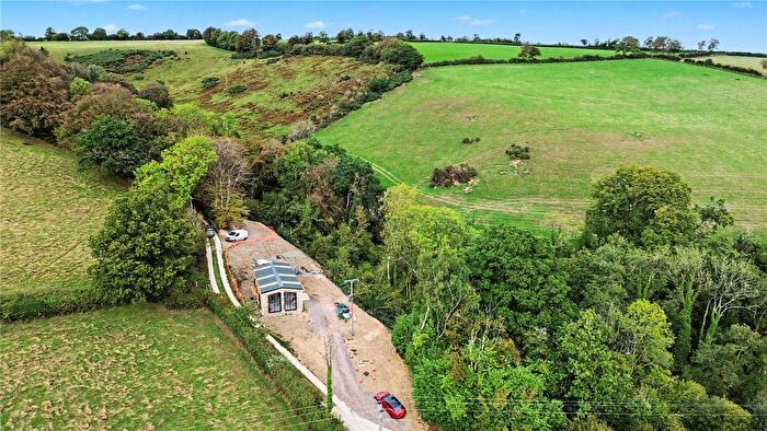 2 Bedroom Bungalow For Sale In Shillingford, Tiverton, Devon, EX16