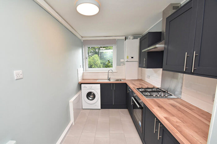 2 Bedroom Flat To Rent In / Tarfside Gardens, Cardonald, Glasgow, G52