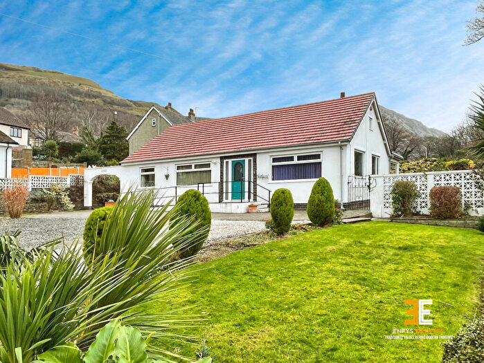 3 Bedroom Detached Bungalow For Sale In Gilfach Road, Penmaenmawr, LL34