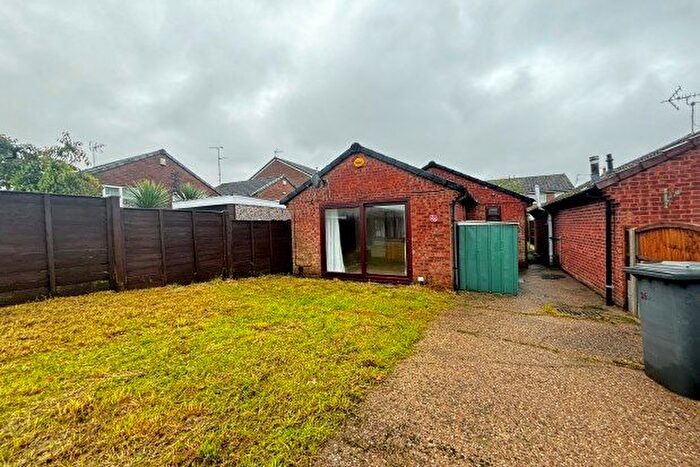 2 Bedroom Detached Bungalow To Rent In Chapel Street, Nottingham, NG17