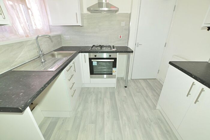 1 Bedroom Flat To Rent In Grosvenor Road, London, London, E6