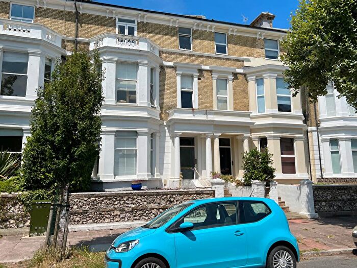 2 Bedroom Flat To Rent In Enys Road, Upperton, BN21