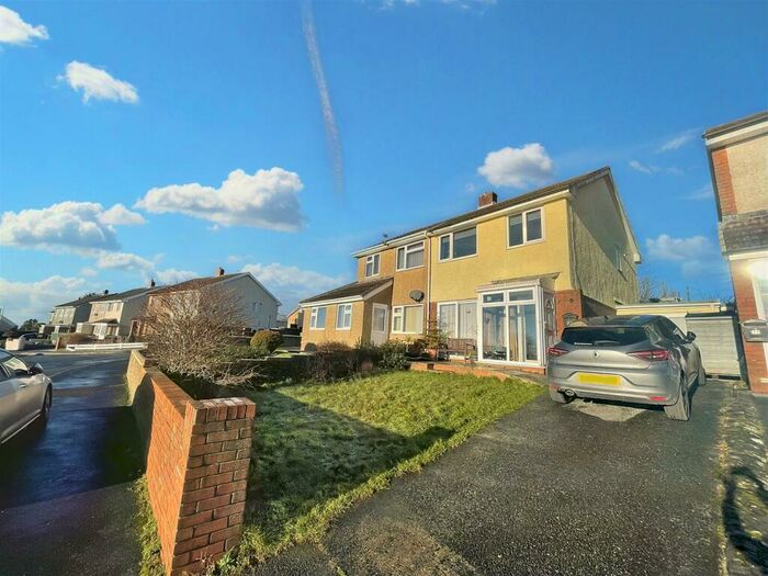 4 Bedroom Semi-Detached House For Sale In The Ashes, Meinciau, Kidwelly, SA17