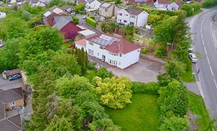 4 Bedroom Detached House For Sale In Highlands, Tonyrefail, Porth, CF39