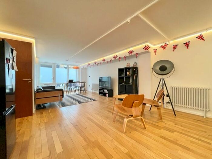 2 Bedroom Flat To Rent In Tanners Hill, London, SE8