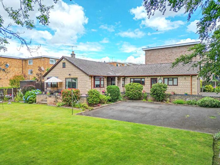 3 Bedroom Detached House For Sale In Simon Close, Nuneaton, CV11