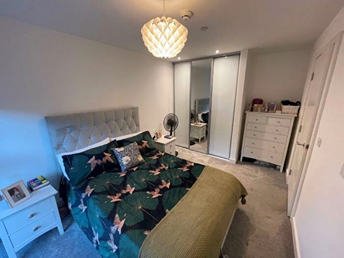 1 Bedroom Flat To Rent In Green Lanes, London, N21