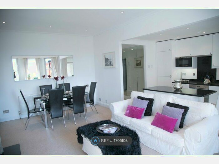 3 Bedroom Flat To Rent In Petersham Road, Richmond, TW10