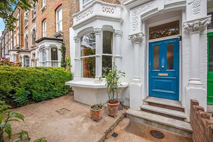 5 Bedroom Detached House For Sale In Pyrland Road, London, N5