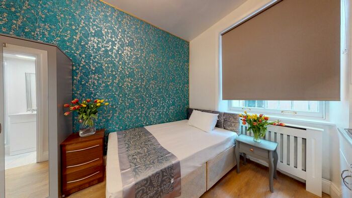 Studio To Rent In Castletown Road, London, W14